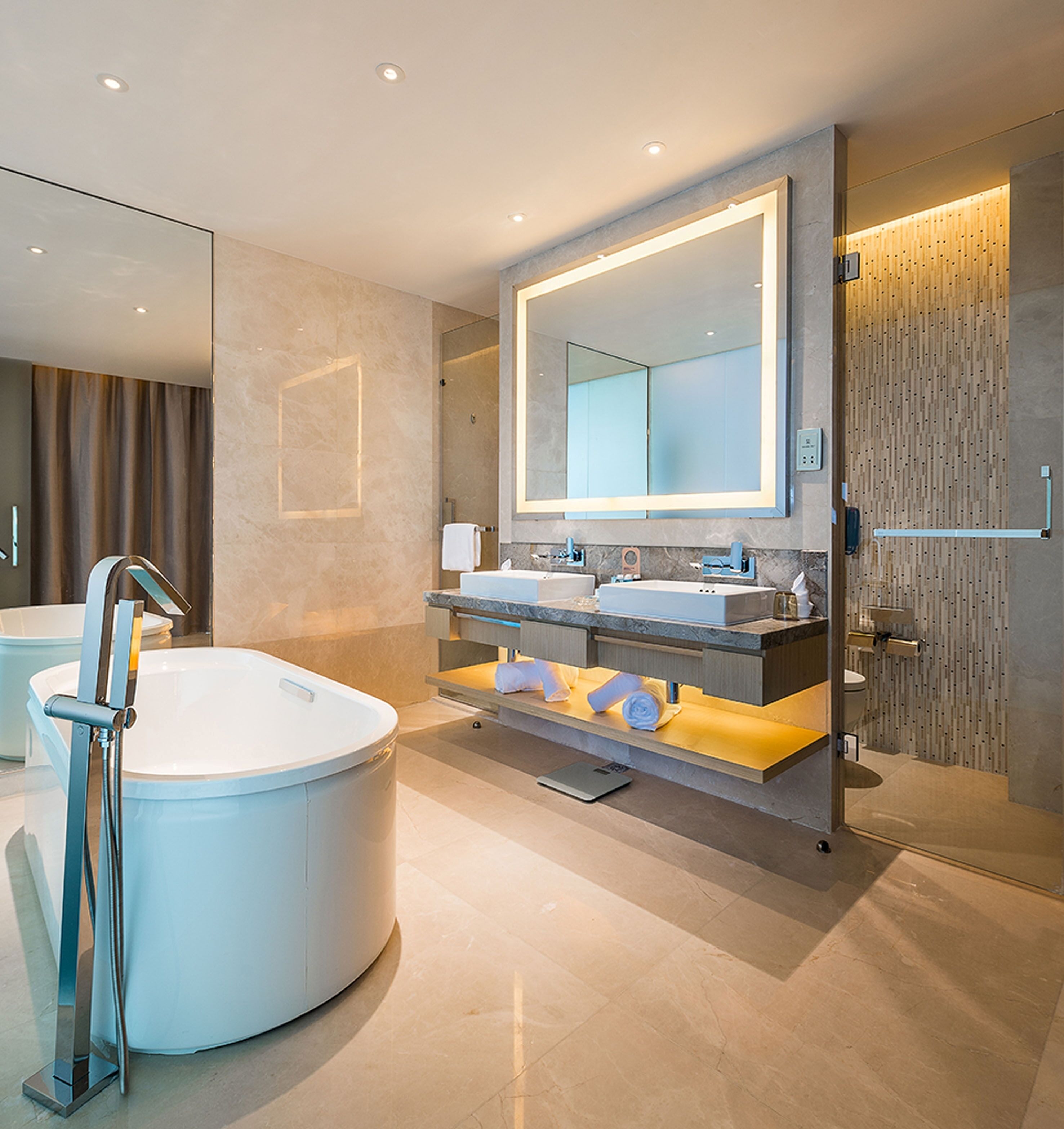 Suite Deluxe, 1 très grand lit | Salle de bain