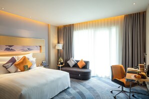 1 bedroom, premium bedding, minibar, in-room safe