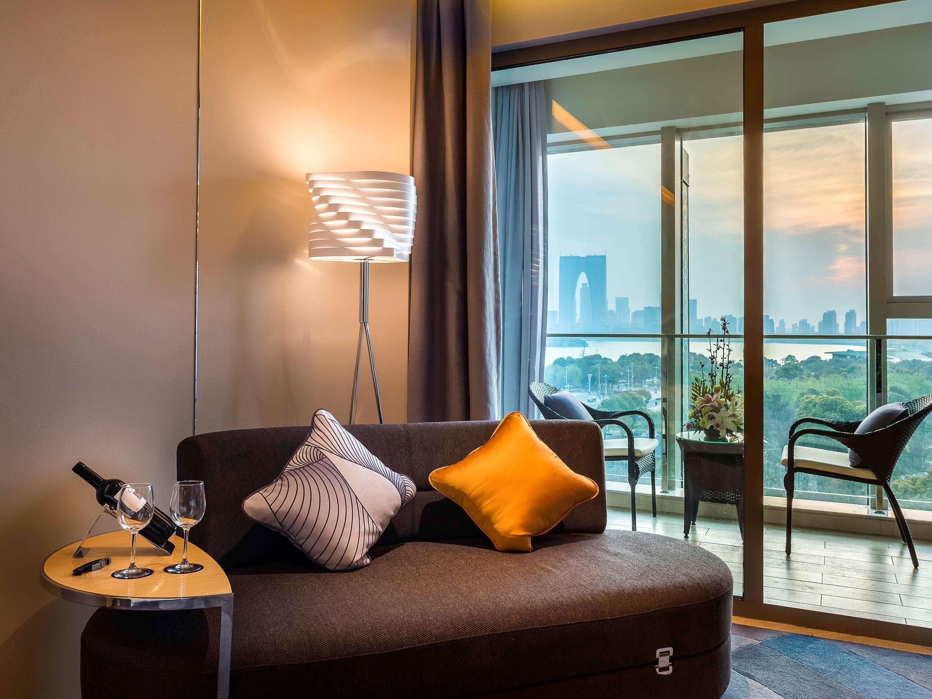 1 bedroom, premium bedding, minibar, in-room safe