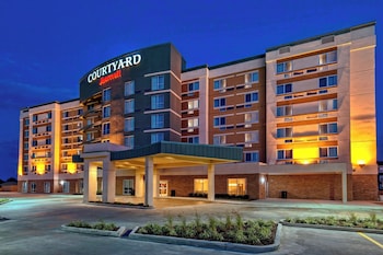 Courtyard Westbury Long Island