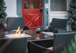 Terrace/patio - New Haven Inn (Solvang)