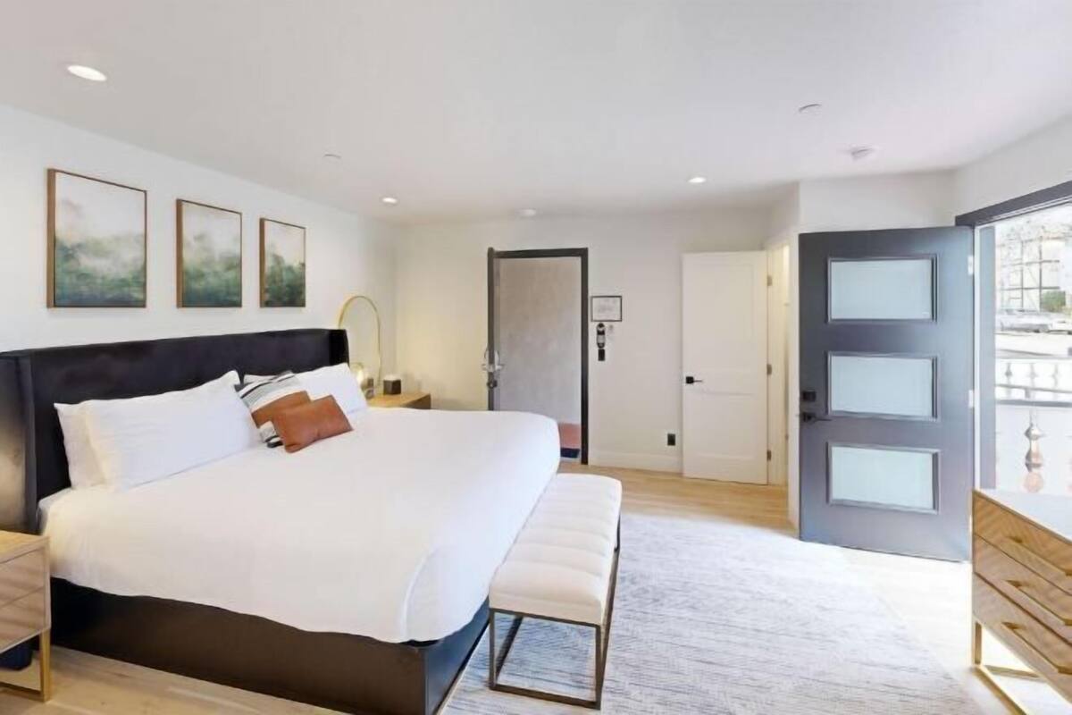 Roupas de cama antialérgicas, cofres nos quartos