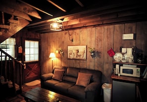 Cabin 5 | Living area | TV, fireplace