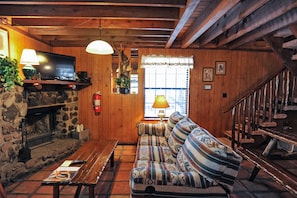1 bedroom, individually decorated, individually furnished