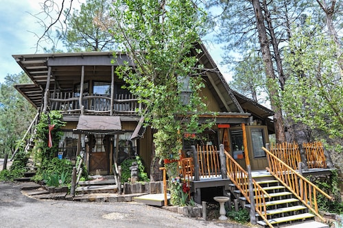 Bear Creek Motel And Cabins