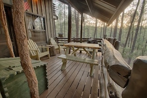 小屋, 1 张特大床 | 1 多间卧室、特色装修、特色家居、熨斗/熨板