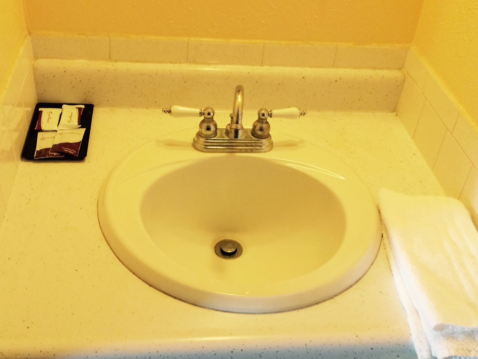 Double Room, 2 Double Beds | Bathroom sink