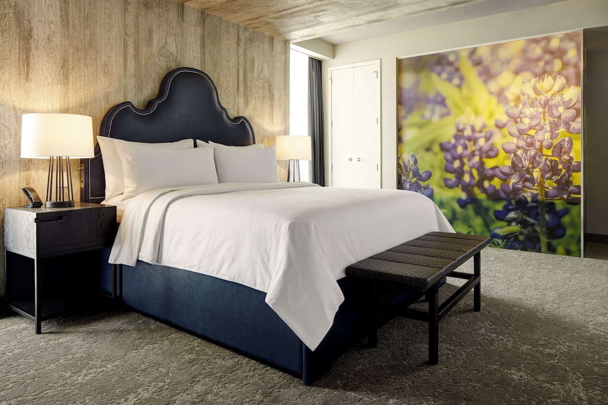 Frette Italian sheets, premium bedding, down comforters, pillowtop beds