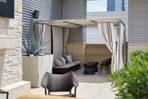 Outdoor pool, open 7:00 AM to 11:00 PM, free pool cabanas