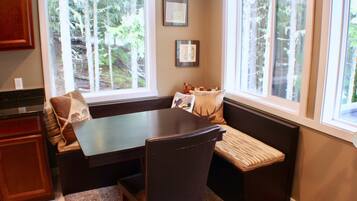 512 Preferred 1 Bedroom Unit | Living area | TV