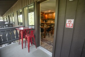 523 Preferred 1 Bedroom Unit | Balcon