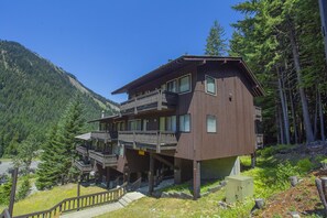Exterior detail - Crystal Chalets Condominiums at Crystal Mountain Ski Resort (Enumclaw)