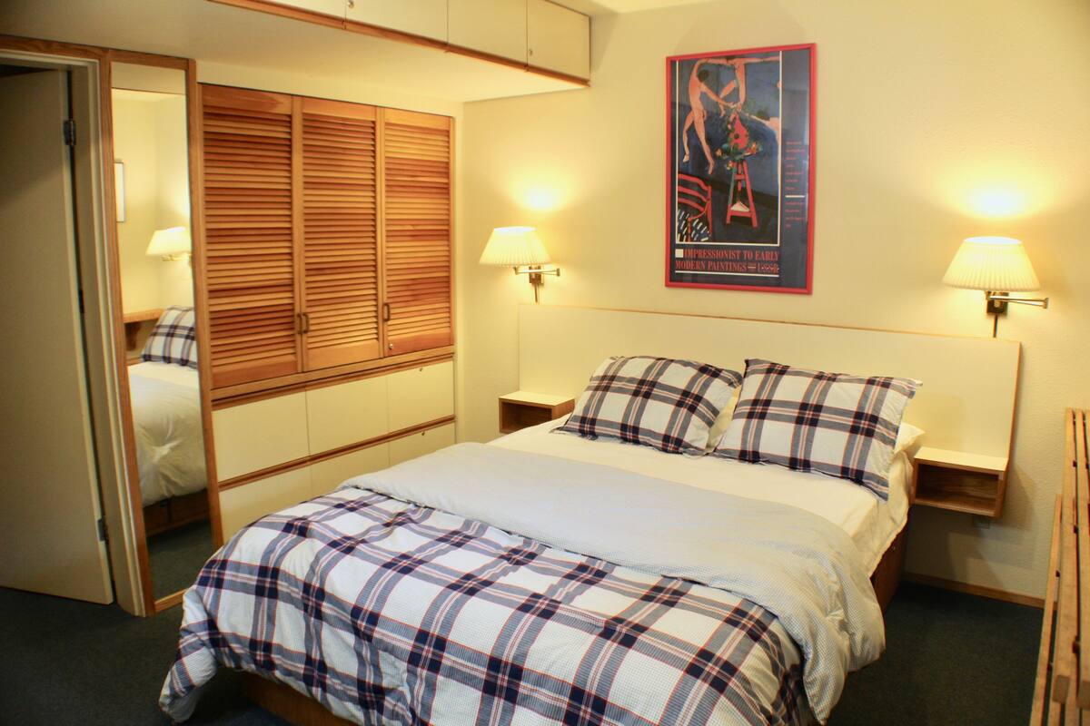 507 Standard 1 Bedroom Unit | WiFi (free), individually decorated, individually furnished, bed sheets