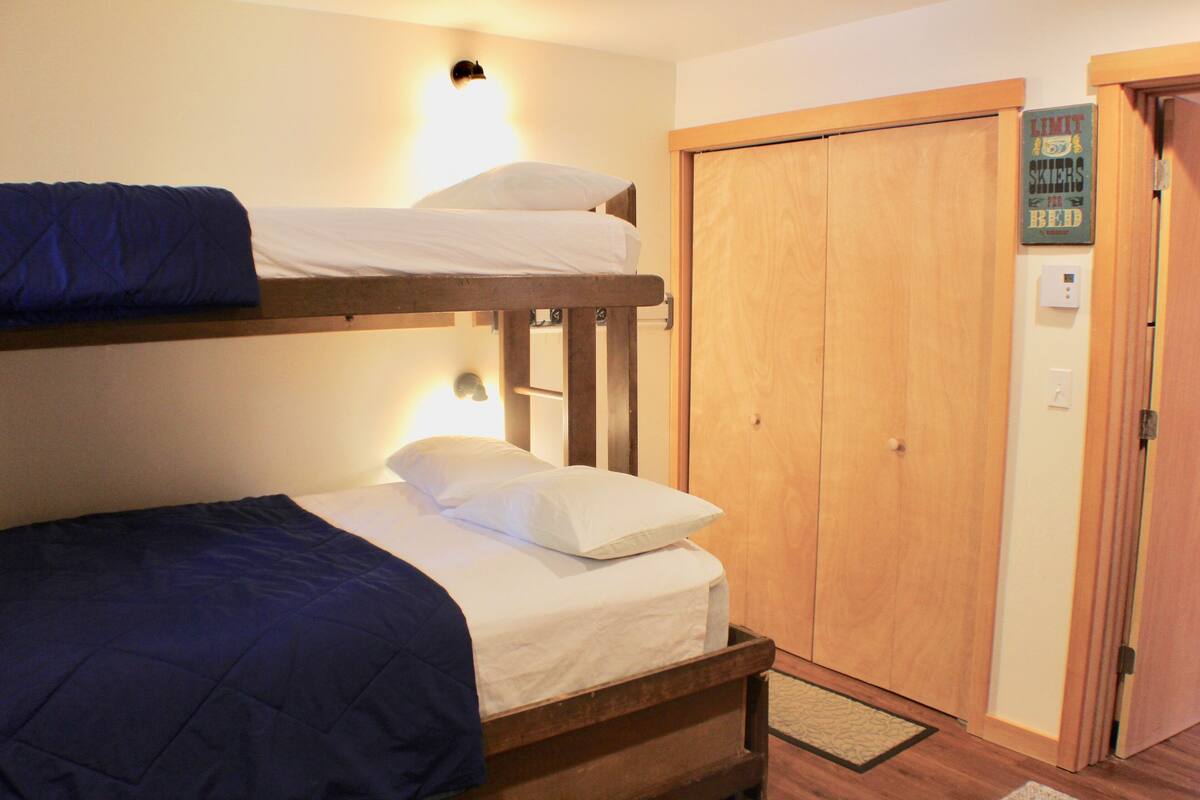 510 Preferred 1 Bedroom Unit | WiFi (free), individually decorated, individually furnished, bed sheets