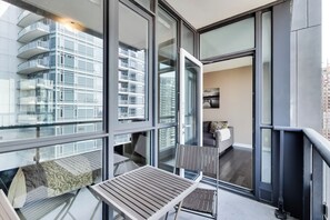 Terrace/patio - Spectacular Views Apartments (Toronto)