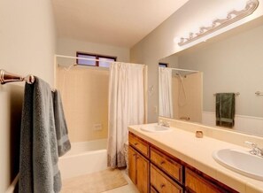 House, 2 Bedrooms, Mountain View, Mountainside | 2 bedrooms, WiFi (free), individually decorated, individually furnished