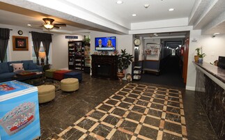 Área de estar no saguão