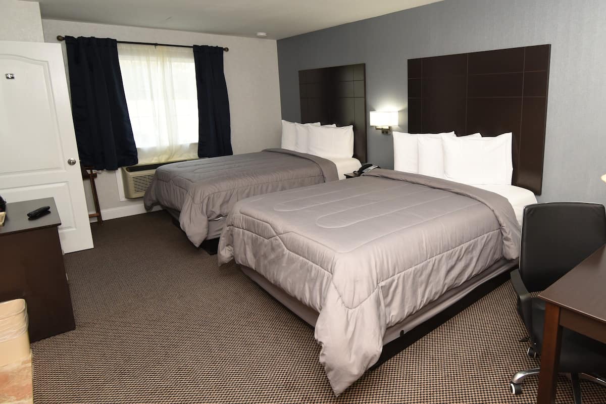 1 bedroom, premium bedding, in-room safe, desk