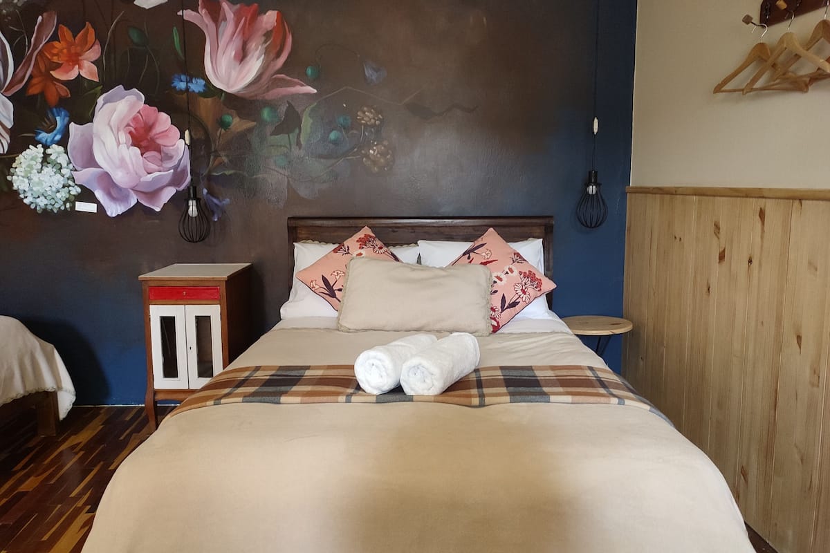 Familienzimmer, eigenes Bad (5 Pax) | Individuell dekoriert, individuell eingerichtet, kostenlose Babybetten