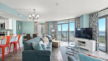 Classic Condo, 2 Bedrooms, Balcony, Ocean View (910) | Living area | TV, DVD player