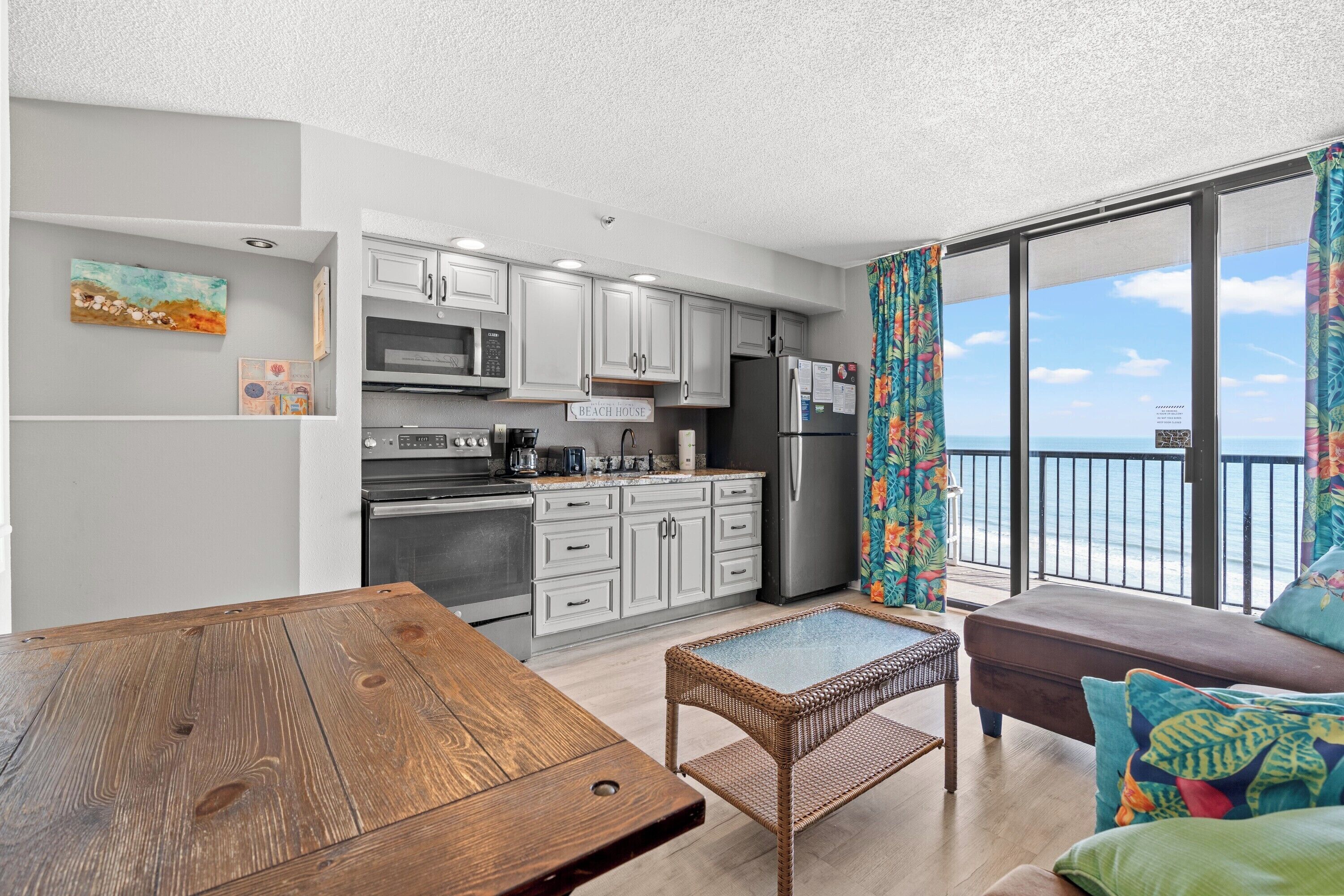 Condo, 1 quarto, sacada, de frente para o oceano (1107) | Cozinha privada | Micro-ondas, cafeteira/chaleira, torradeira