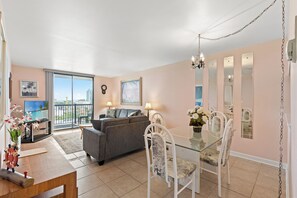 Condo, 2 Bedrooms, Pool Access (808) | In-room dining