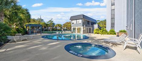 Inomhuspool och utomhuspool