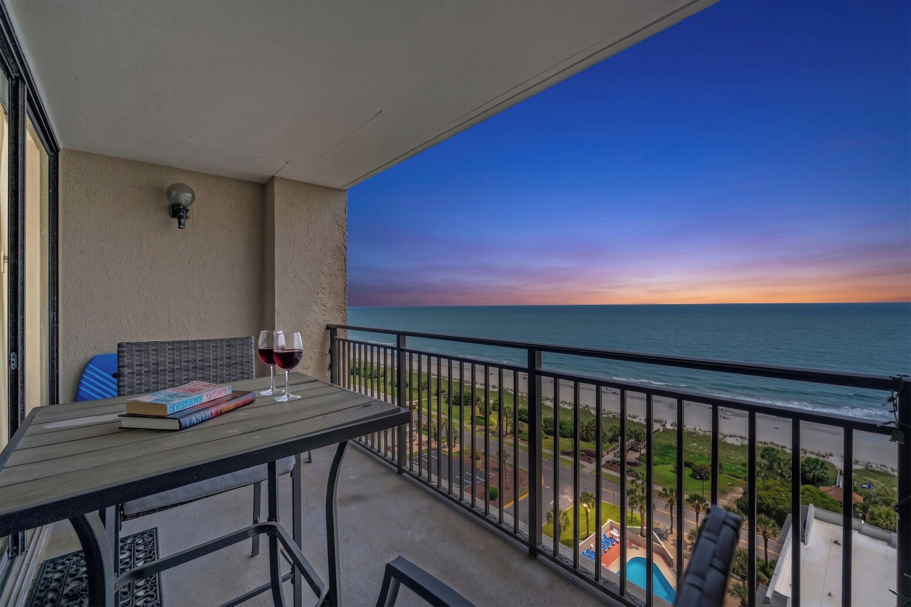 Deluxe Condo, 1 Bedroom, Balcony, Oceanfront (1411) | Balcony