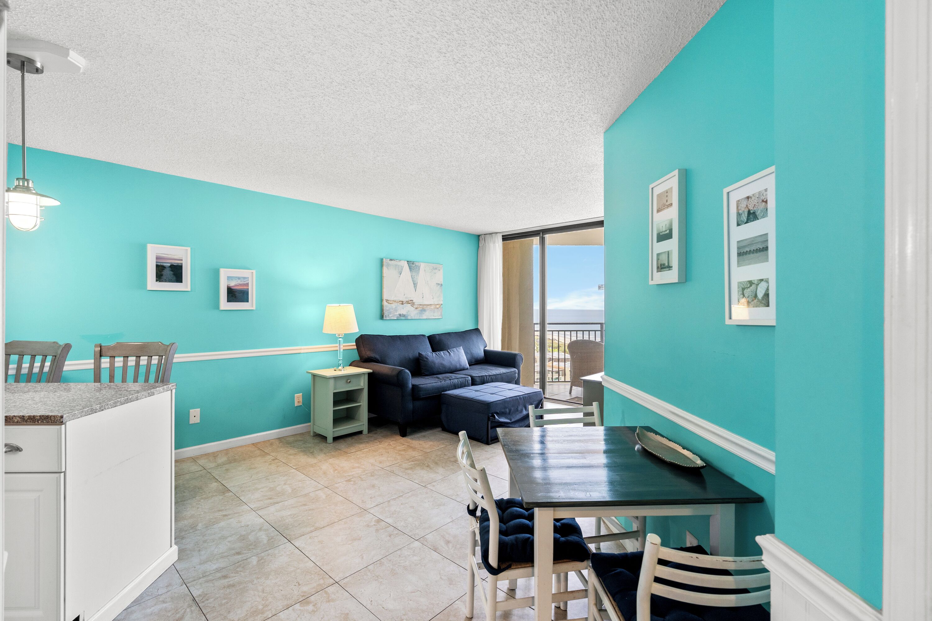 Basic Condo, 1 Bedroom, Balcony, Partial Ocean View (1603) | In-room dining