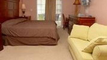 Condo 4 bedrooms Second Row (1 King bed 1 Queen bed 2 Double bed 2 singles)