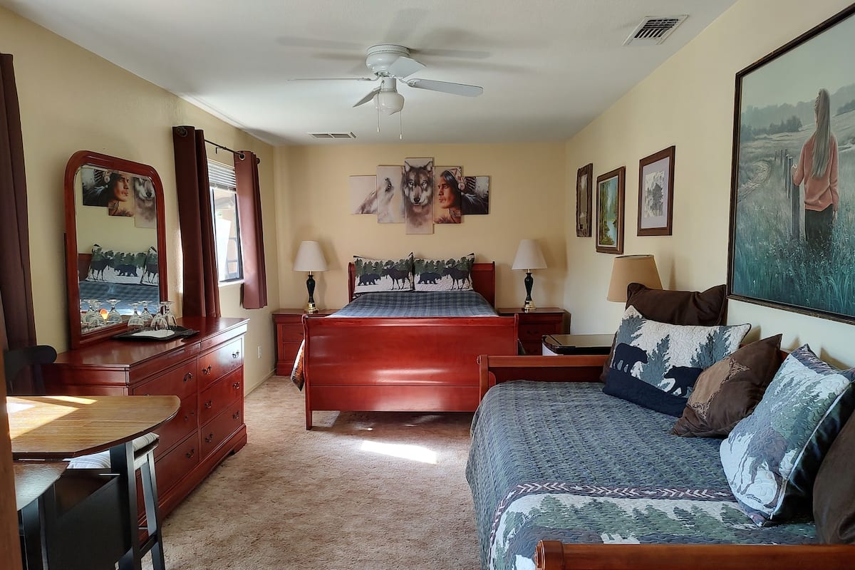 2. Standard Queen | Premium bedding, blackout drapes, iron/ironing board, cribs (free)