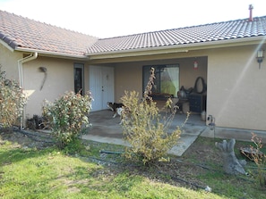 Property entrance - The Branded Calf B&B (Yokuts Valley)
