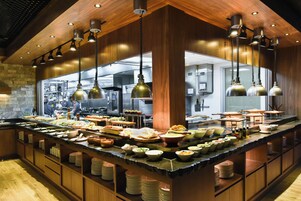 Lunch and dinner served, vegetarian cuisine