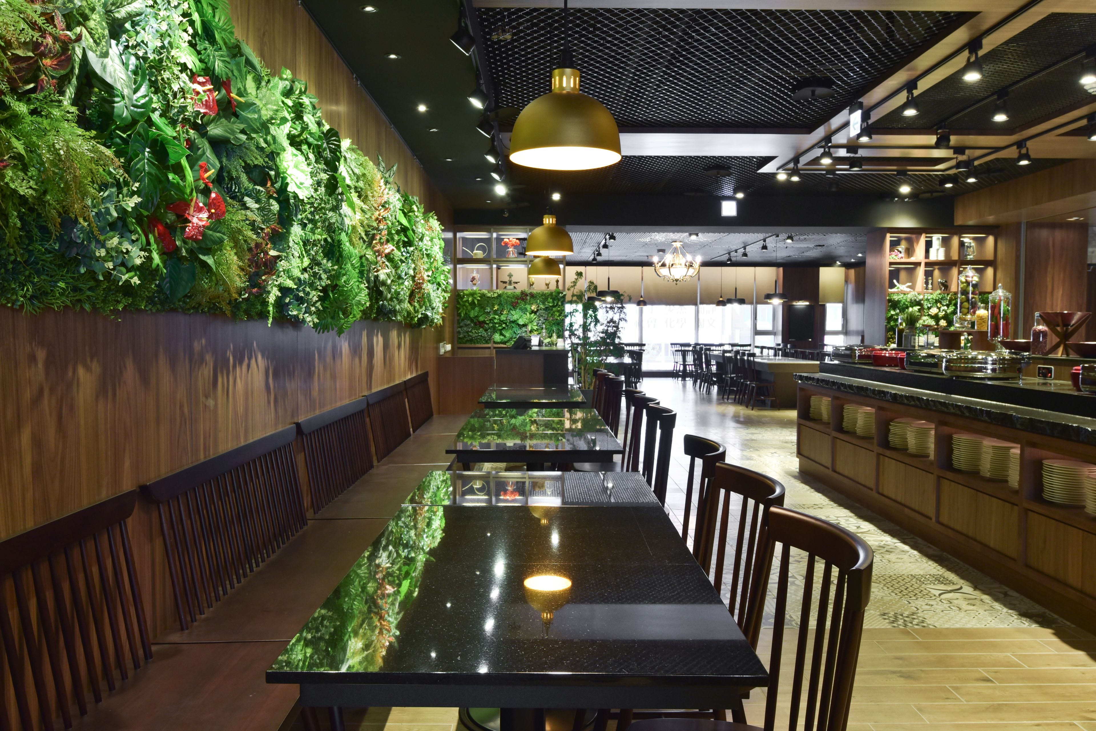 daily self-service breakfast (twd 407 per person)