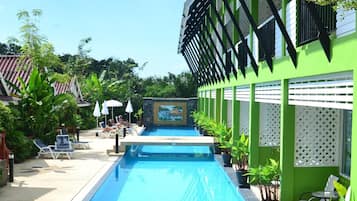 Deluxe Pool Access | Terrace/patio
