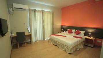 Comfort Double Room, 1 Double Bed, Pool View, Poolside | 1 bedroom, minibar, in-room safe, desk