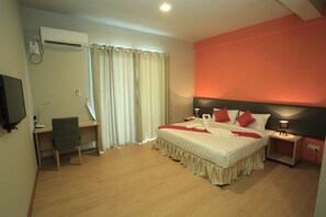 Comfort Double Room, 1 Double Bed, Pool View, Poolside