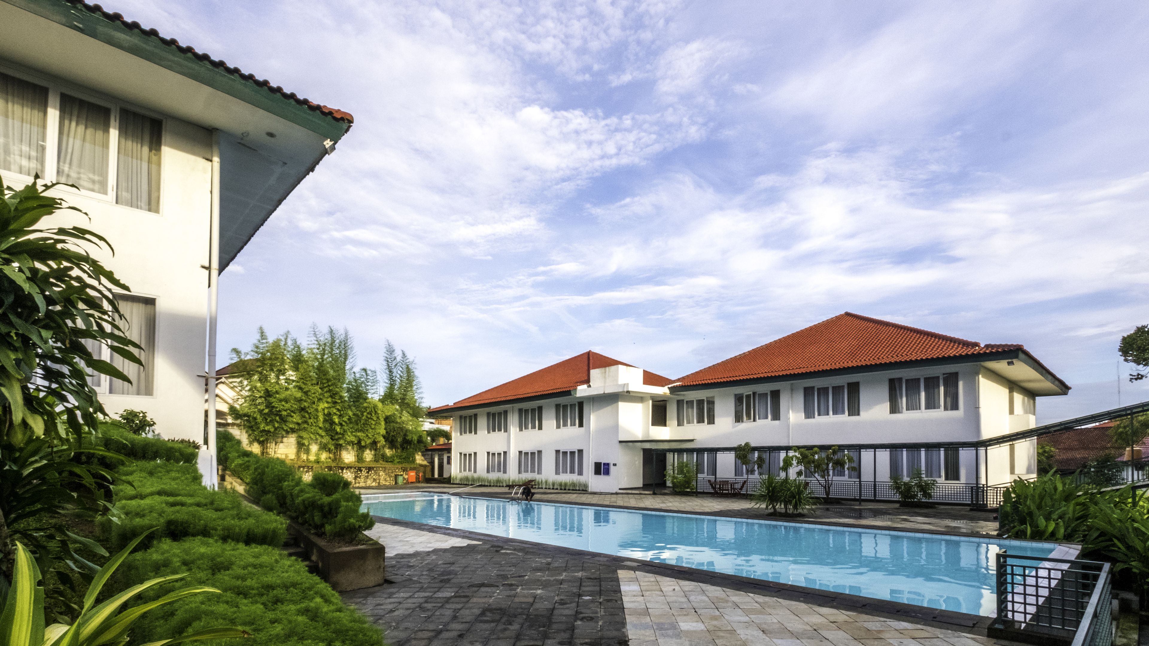 Hồ bơi ngoài trời 