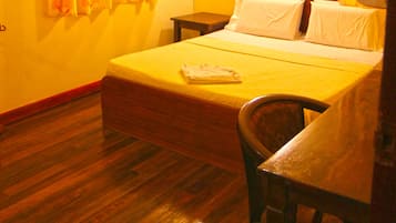 Premier Double or Twin Room, Natural View | Premium bedding, desk