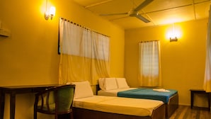 ห้องพรีเมียร์ดับเบิลหรือทวิน (Natural View) | เครื่องนอนระดับพรีเมียม, โต๊ะทำงาน