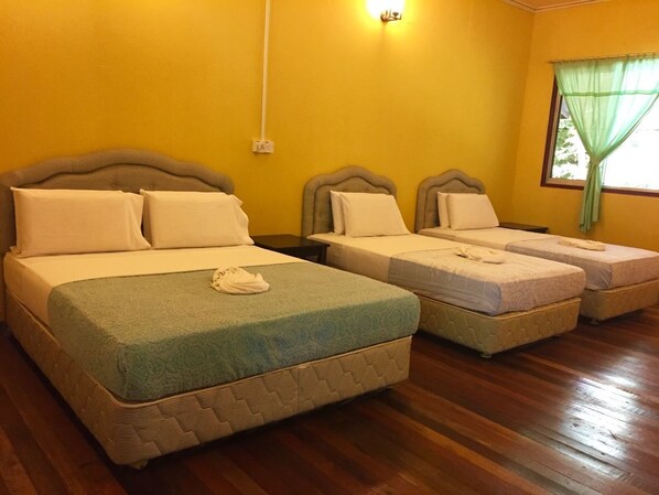 Premium bedding, desk