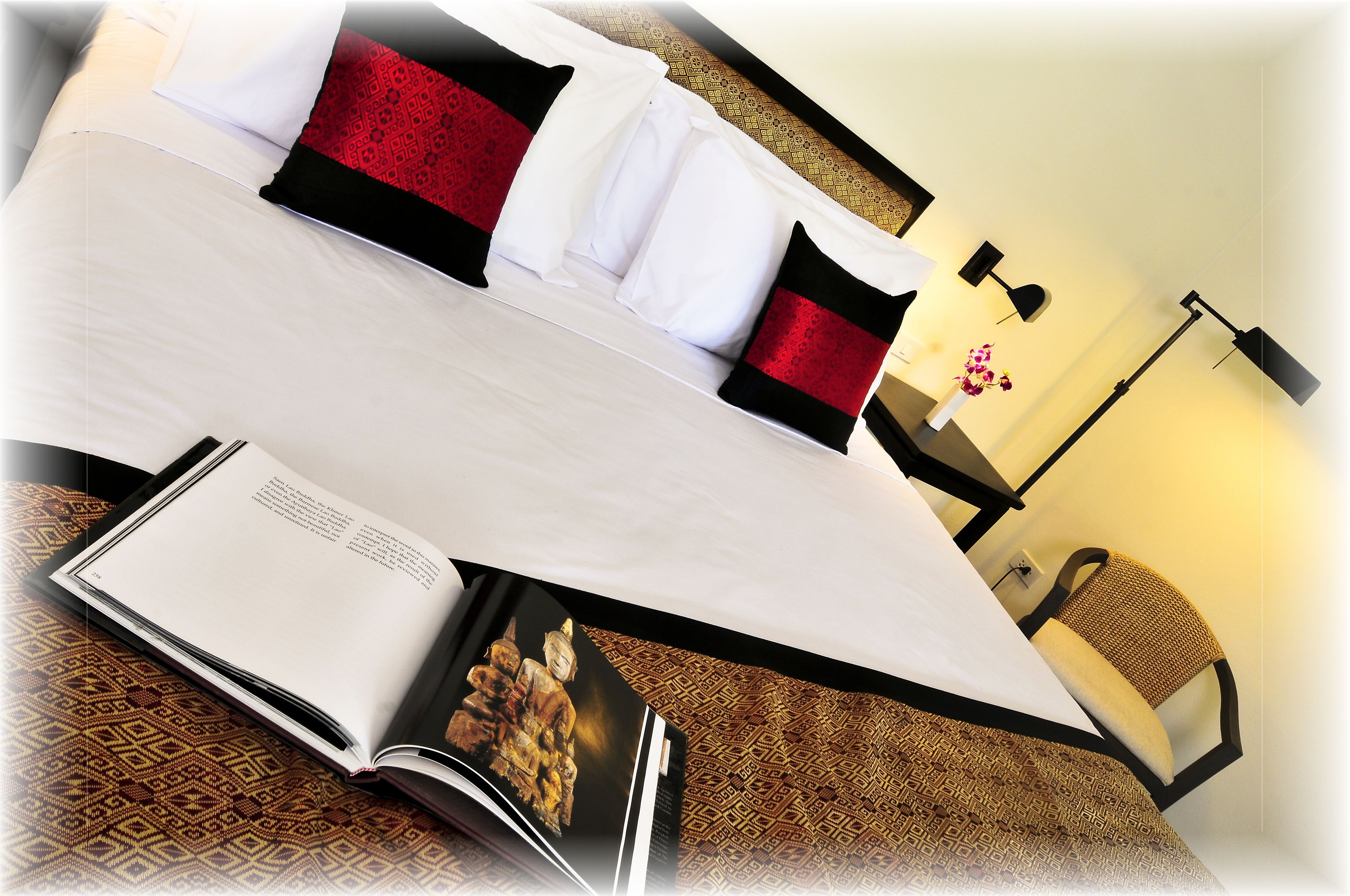 savvy double room | free minibar, in-room safe, desk, free wifi