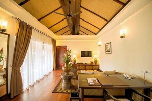 Suite OngTeu | Living room