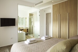Villa (K), 4  Bedrooms, Private Pool, Seaview  | 4 bedrooms, in-room safe, desk, soundproofing
