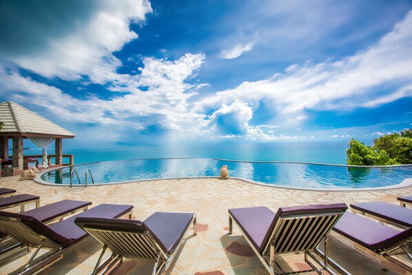 2 outdoor pools, sun loungers - Samui Bayview Resort & Spa (Koh Samui)