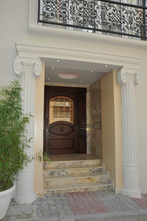 Property entrance - Ayna Hotel Istanbul (Istanbul)