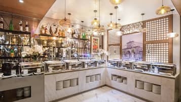 Daily buffet breakfast (PHP 600 per person)
