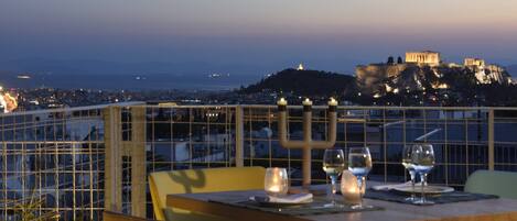 Breakfast, lunch, dinner served; Mediterranean cuisine