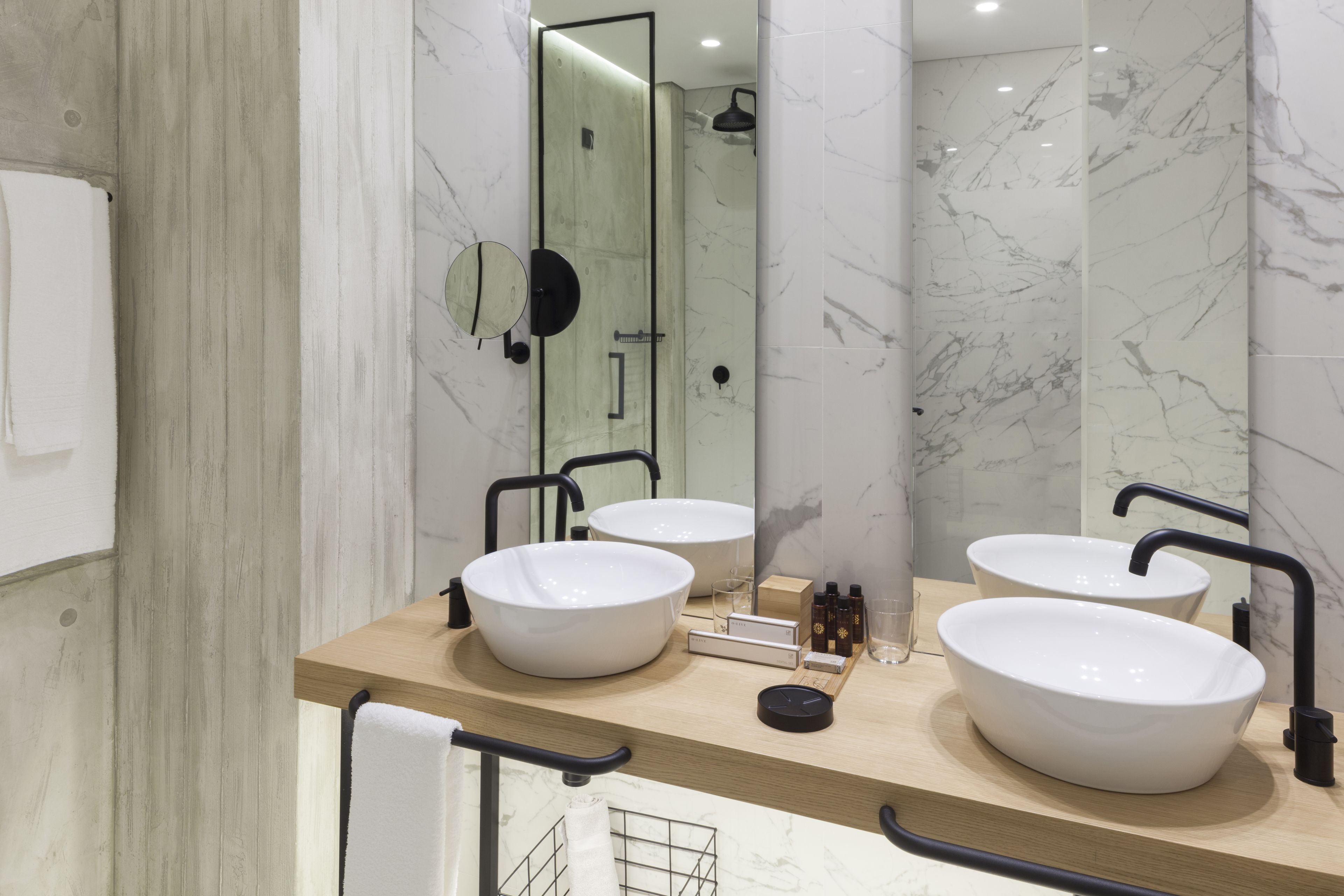 1 bedroom, premium bedding, in-room safe, desk