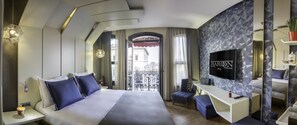 Deluxe Room, Balcony | Minibar, in-room safe, desk, soundproofing - Maroon Hotel Pera (Istanbul)